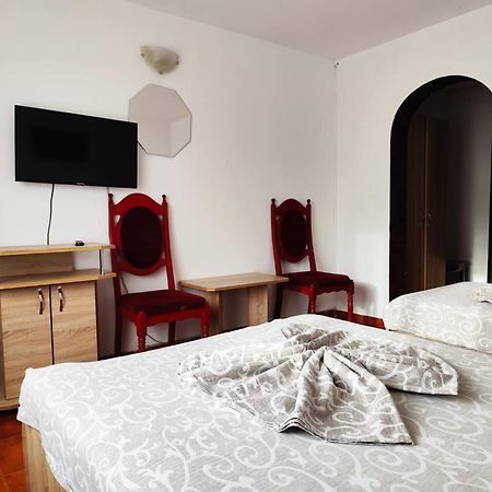 Hotel Orizont Сучеава Екстериор снимка